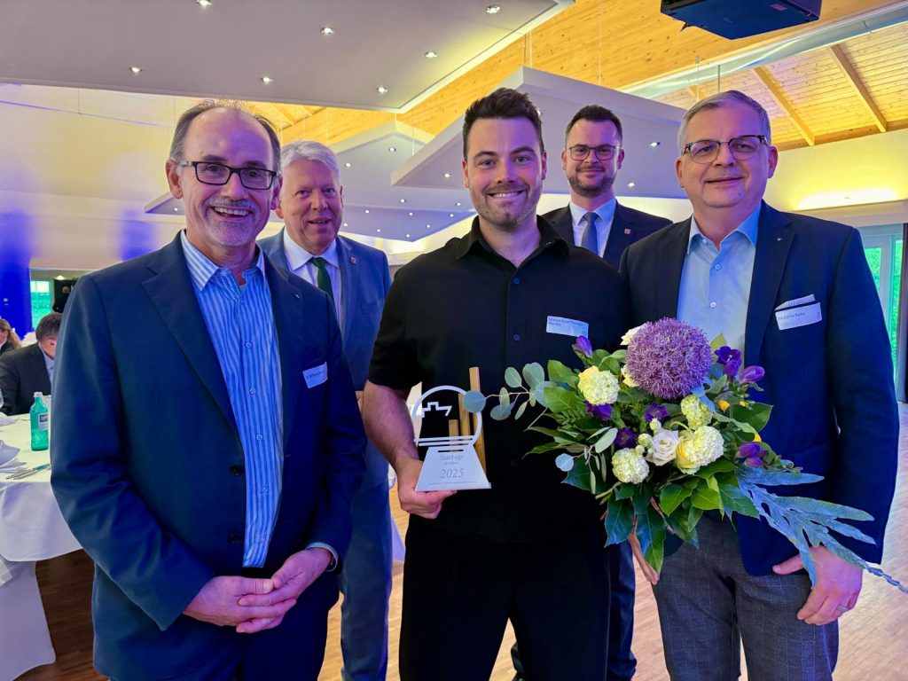 Vincent Marnitz Build Blue Startup des Jahres Seegrasdämmung